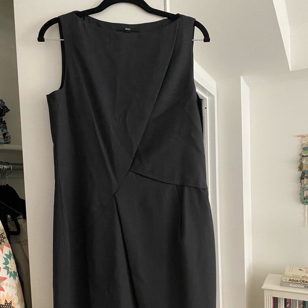 Hugo Boss Black Label Charcoal Pinstripe Sheath Dress size 6 PERFECT condition